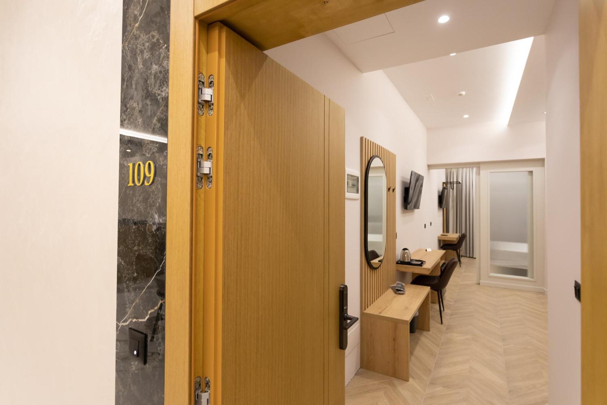 Nayel Hotel Дуррес Екстер'єр фото